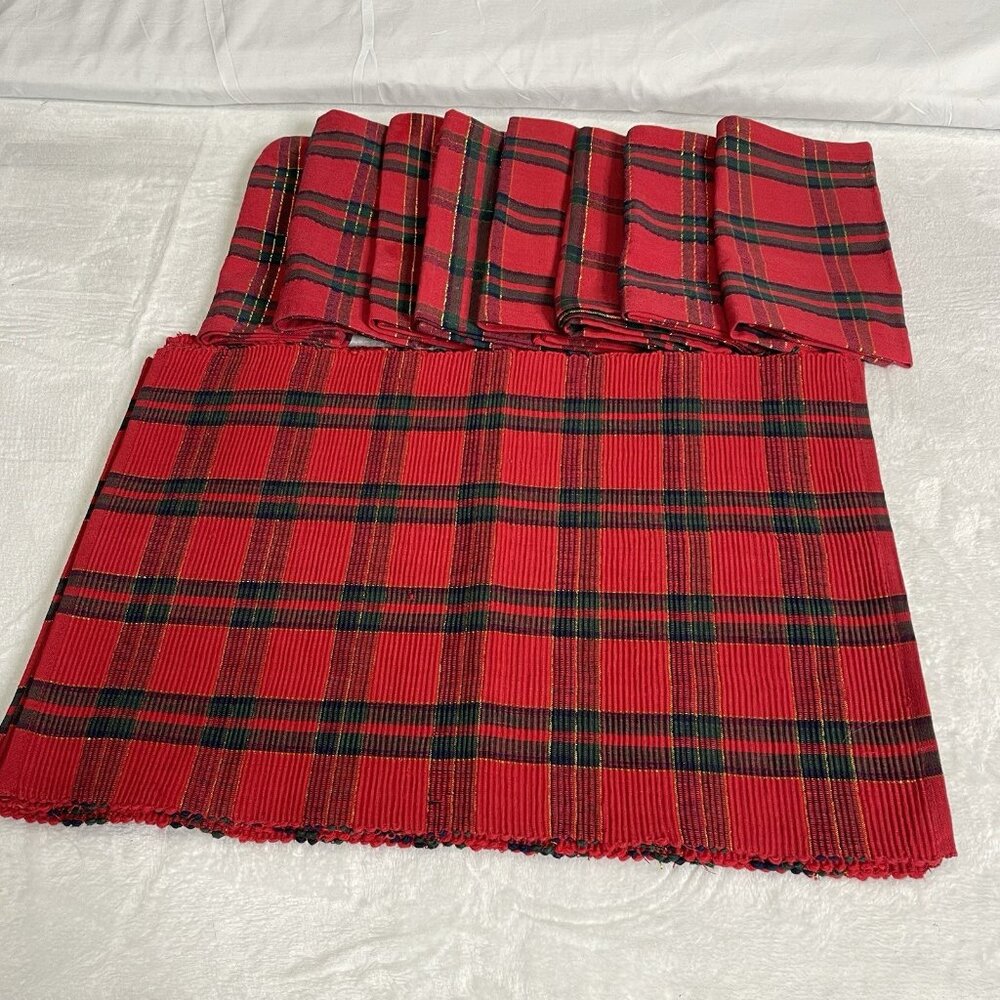 Bed‎ Bath & Beyond Christmas Red & Green 6 Cloth Placemats & 8 Matching Napkins